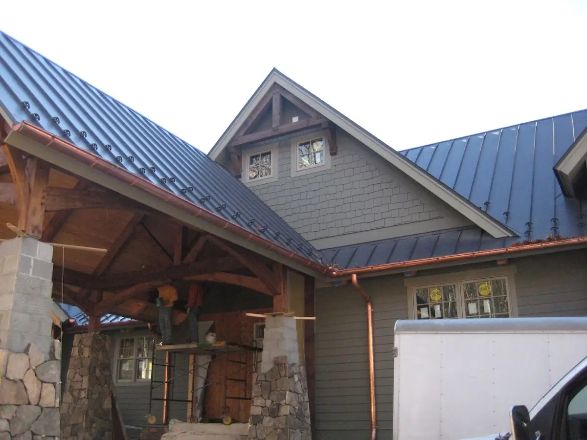 Craftsman Roofing team delivering quality roofing work in North San Gabriel
